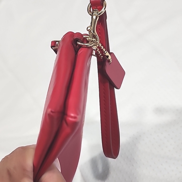 Coach Doble Zipper Red Soft Leather Wristlet . - Picture 8 of 15